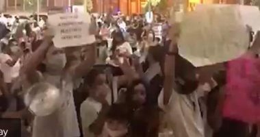 احتجاجات حاشدة أمام مبنى الحكومة فى الأرجنتين بسبب إغلاق المدارس..فيديو 