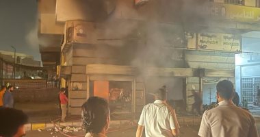 صورة السيطرة على حريق بمحل تحف وخردوات بالعاشر من رمضان.. صور