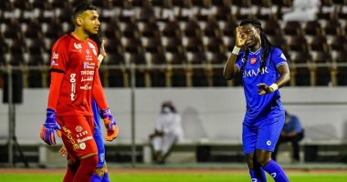 الهلال يقهر الشباب بثلاثية فى شوط أول مثير بالدوري السعودي.. فيديو