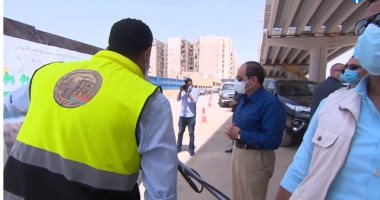 بالفيديو.. تفاصيل استجابة الرئيس السيسي لطلبات مواطنين التقاهم أثناء جولاته