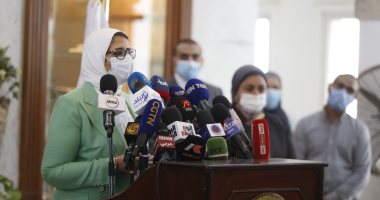 صور.. وزيرة الصحة: تصنيع 2 مليون جرعة من لقاح كورونا بمصر الشهر المقبل 