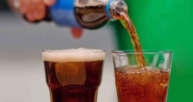 دراسة: الافراط فى تناول المشروبات السكرية يزيد خطر الإصابة بسرطان الأمعاء