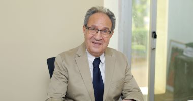 جامعة مصر للعلوم والتكنولوحيا تنعى الدكتور محمد العزازى رئيس الجامعة
