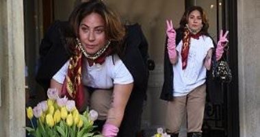 ليدي جاجا تبكى أثناء مغادرتها روما بعد انتهاء تصوير House Of Gucci .. صور