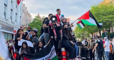 بيلا حديد تشارك في مظاهرات فلسطينية في شوارع أمريكا للتنديد باعتداءات إسرائيل.. فيديو وصور