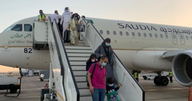 مطار شرم الشيخ يستقبل أولى الرحلات السياحية القادمة من السعودية.. صور
