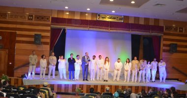 محافظ المنيا يشهد العرض المسرحى "ولاد البلد" لمواجهة الفكر المتطرف