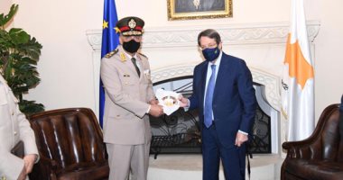 وزير الدفاع يعود إلى أرض الوطن بعد انتهاء زيارته الرسمية لجمهورية قبرص
