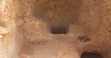 ديلى ميل يسلط الضوء على اكتشاف 250 مقبرة مصرية قديمة منحوتة فى الصخر بسوهاج