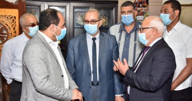 انطلاق حملة تطعيم المعلمين ضد فيروس كورونا في بورسعيد.. صور