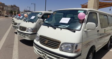 محافظة أسوان توفر 50 فرصة عمل بعد تدشين سيارات سرفيس جديدة.. لايف وصور