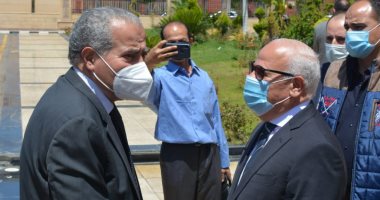 وزير التموين يصل بورسعيد لافتتاح أول مركز نموذجى لتقديم جميع خدمات الوزارة.. صور