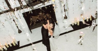 أريانا جراندي تكشف عن صور حفل زفافها بعد 10أيام وتحصد أكثر من 22 مليون إعجاب