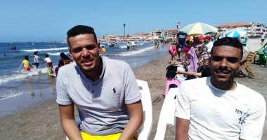 رواد رأس البر: سعداء بعودة فتح الشاطئ بعد إغلاق عام ونصف بسبب كورونا