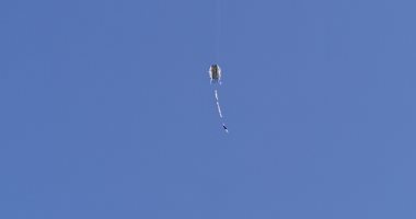 الطيارة الغاب تعود لسماء شاطئ بورسعيد.. بعد عام من الغياب.. فيديو وصور