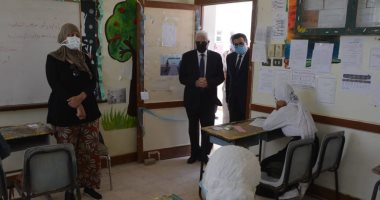 محافظ جنوب سيناء يتابع امتحانات الشهادة الإعدادية برأس سدر .. صور