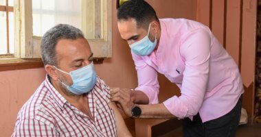 استمرار حملات تطعيم المعلمين بلقاح كورونا فى بورسعيد.. صور