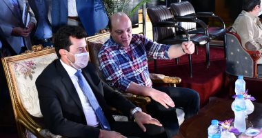 وزير الرياضة يشهد بروفة افتتاح بطولة كأس العالم للجمباز بصالة استاد القاهرة