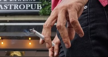 مقاطعة في إنجلترا تخطط لتكون أول منطقة خالية من التدخين بحلول عام 2025