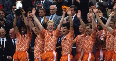 العد التنازلى لـ"يورو 2020".. 8 أهداف قادت هولندا للتتويج بلقب 1988