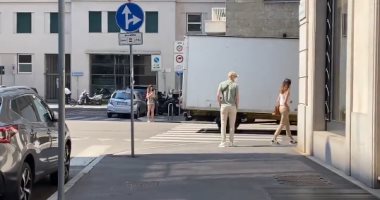 زيدان يتجول فى شوارع ميلانو بعد الرحيل عن ريال مدريد.. فيديو