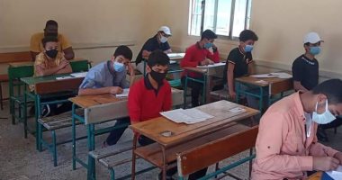 طلاب الشهادة الإعدادية بالقاهرة ييدأون امتحان الهندسة.. صور