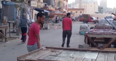 محافظة القاهرة ترفع إشغالات سوق المطرية اليومى.. صور