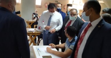 وزير التعليم العالى: إصابات كورونا بالامتحانات لم تتعد أصابع اليد.. فيديو