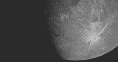 مركبة الفضاء جونو تلتقط صورًا رائعة لقمر المشتري الضخم