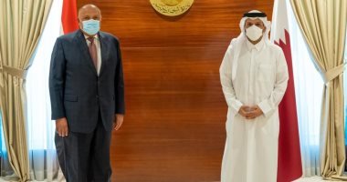 وزير الخارجية يلتقى نظيره القطرى بالدوحة بحضور وفد البلدين