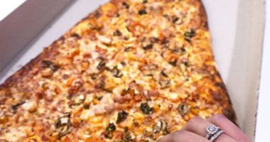 تناول البيتزا المجمدة والسوسيس يعرضك لهذه الأخطار.. دراسة تكشف