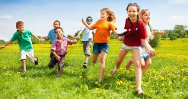 4 طرق لتنمية مهارات طفلك الاجتماعية بعد أزمة كورونا