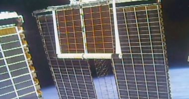 نجاح تركيب لوحة شمسية جديدة على محطة الفضاء