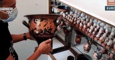 إيطاليا تصادر 800 قطعة أثرية من منزل جامع تحف.. اعرف قيمتها.. فيديو