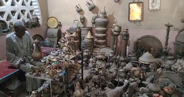 عم عنتر.. أقدم جامع تحف وقطع نادرة غرب الأقصر .. لايف