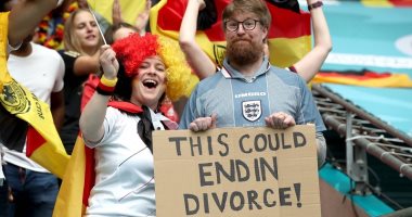 يورو 2020.. مشجع إنجليزي يهدد زوجته الألمانية بالطلاق بعد المباراة