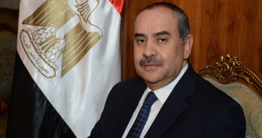 وزير الطيران يهنئ العاملين بمصر للطيران للصيانة بعد تجديد الاعتماد الأوروبى
