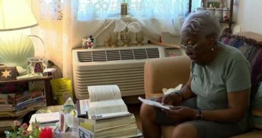 عجوز أمريكية تبلغ 102 عاما تكشف سر عمرها الطويل.. ليس نظام غذائى