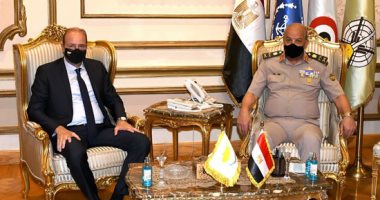 وزير الدفاع يلتقى نظيره القبرصي خلال زيارته الرسمية لمصر.. فيديو