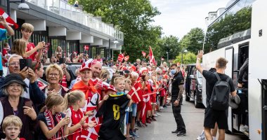 يورو 2020.. الجماهير تودع منتخب الدنمارك قبل موقعة إنجلترا على "ويمبلي"