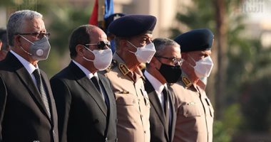 الرئيس السيسي يتقدم الجنازة العسكرية ويقدم واجب العزاء لأسرة جيهان السادات