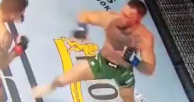 لحظة إصابة المقاتل الإيرلندي ماكغريغور بكسر في القدم ببطولة دورة "UFC 264"