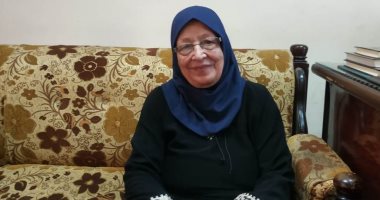 سيدة 84 سنة بمطروح تؤدى امتحان محو الأمية وتنصح الجميع بالتعلم.. صور وفيديو