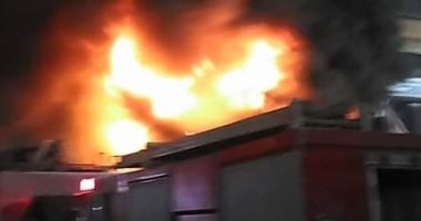 إخماد حريق داخل أتوبيس فى مدينة 15 مايو دون إصابات