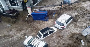 انهيار سد كبير فى مدينة تشنجتشو الصينية وفيضانات تجتاح البلاد.. فيديو