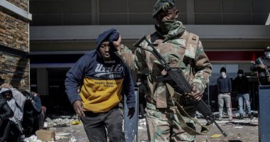 جنوب إفريقيا تستدعى قوات الاحتياط لقمع عمليات النهب والسلب فى البلاد