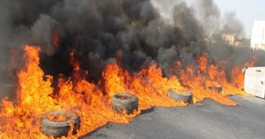الأزمة اللبنانية.. المحتجون يقطعون الطرقات والصيدليات تدخل إضرابا مفتوحا