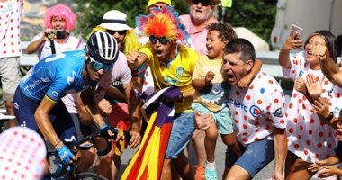 سباق فرنسا للدراجات 2021.. المشجعون في المسار يتابعون عن كثب.. ألبوم صور 