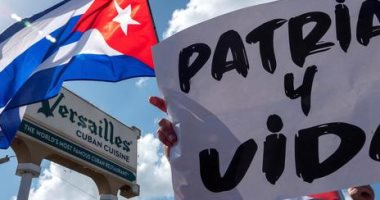 كوبا تصدر أحكاما على 30 شخصا إضافيا تتهمهم بالمشاركة في الاحتجاجات