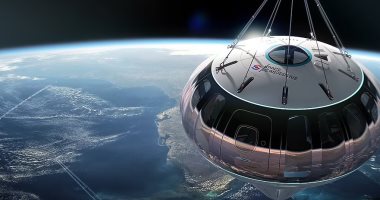 نجاح رحلة الملياردير الأمريكى جيف بيزوس إلى الفضاء